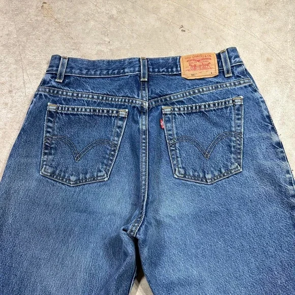 Levi’s 550 Jeans - Picture 3 of 4